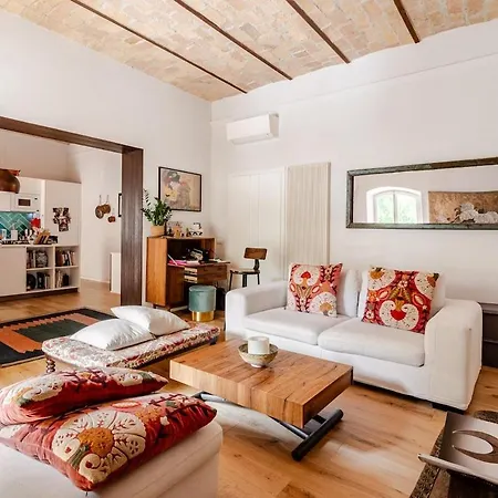 Trastevere Luxury 2br Piazza San Cosimato View דירה רומא